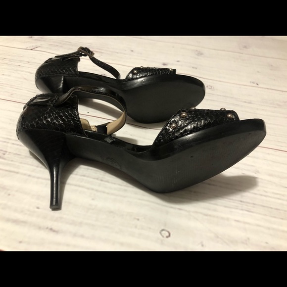 Micheal Kors Heels - Picture 3 of 6